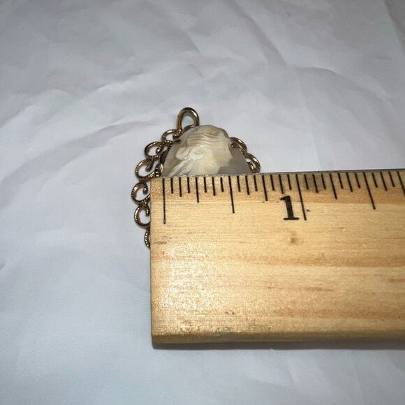 Vintage Gold Tone Cameo Pendant - Picture 8 of 8
